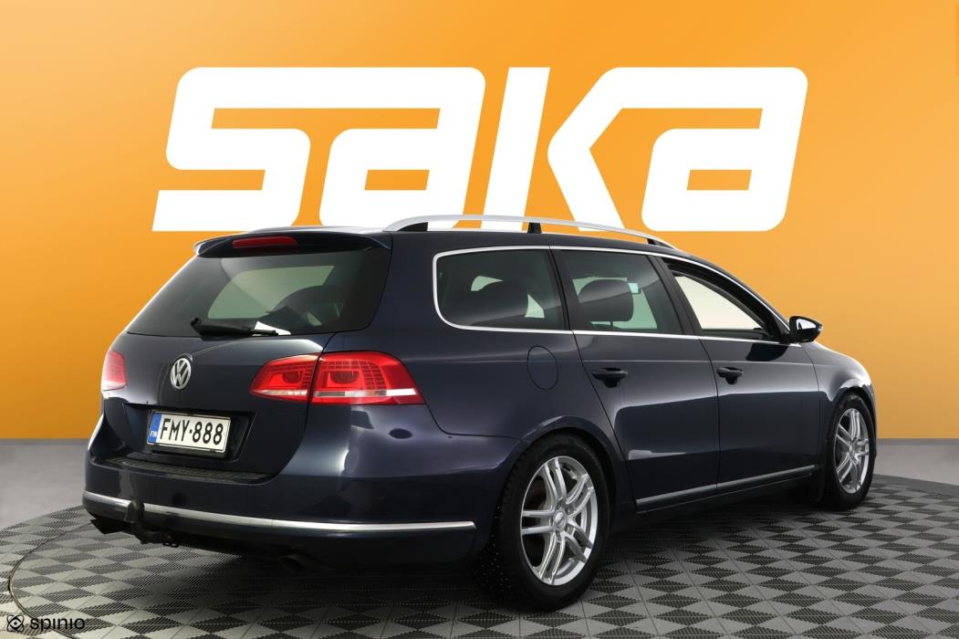 VOLKSWAGEN Passat 2012