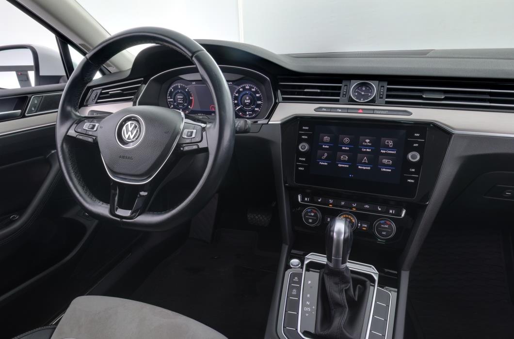 VOLKSWAGEN Passat 2019