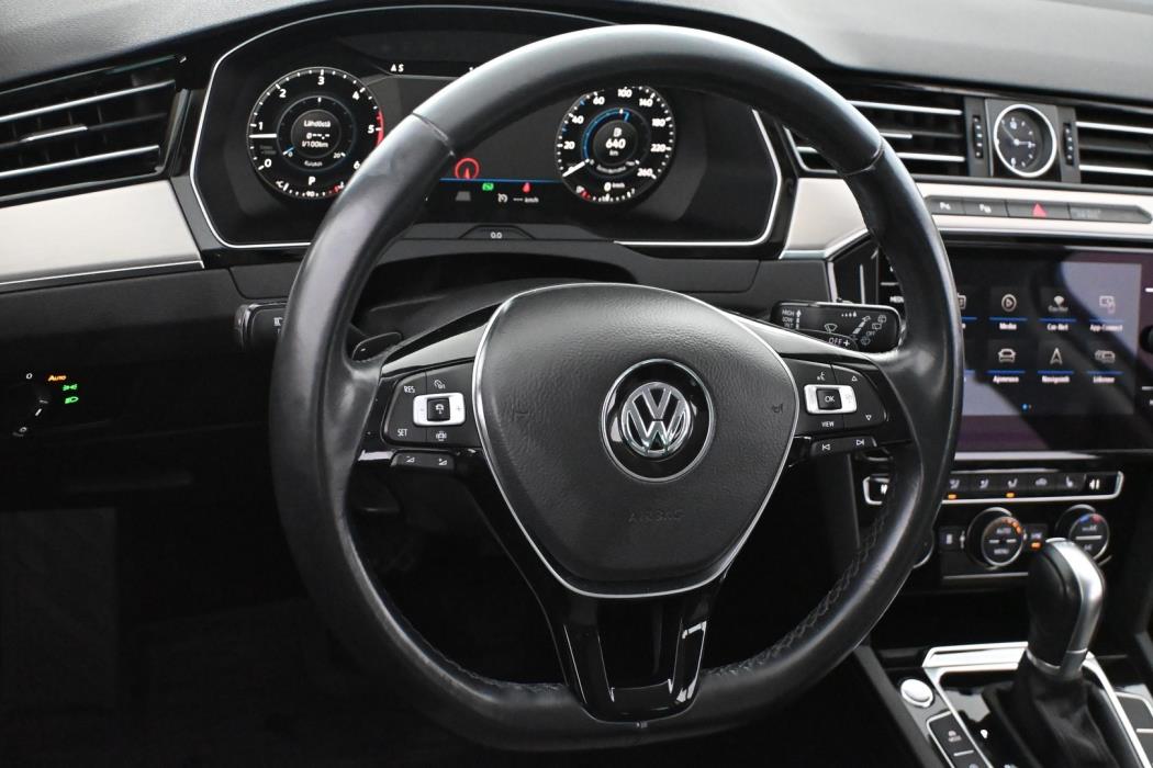 VOLKSWAGEN Passat 2019
