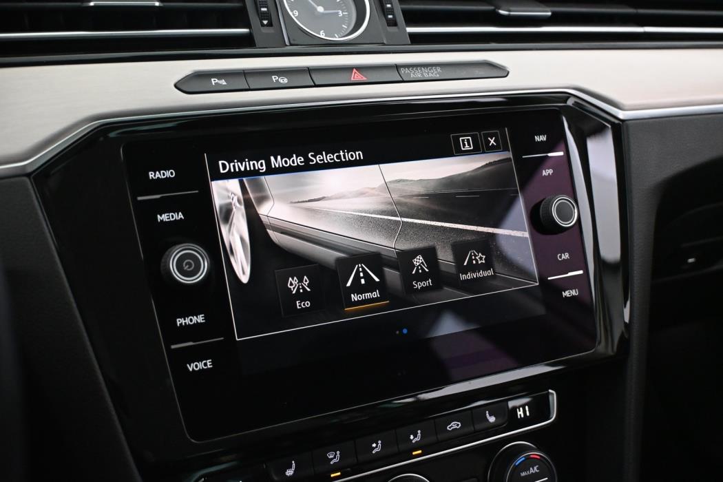 VOLKSWAGEN Passat 2019