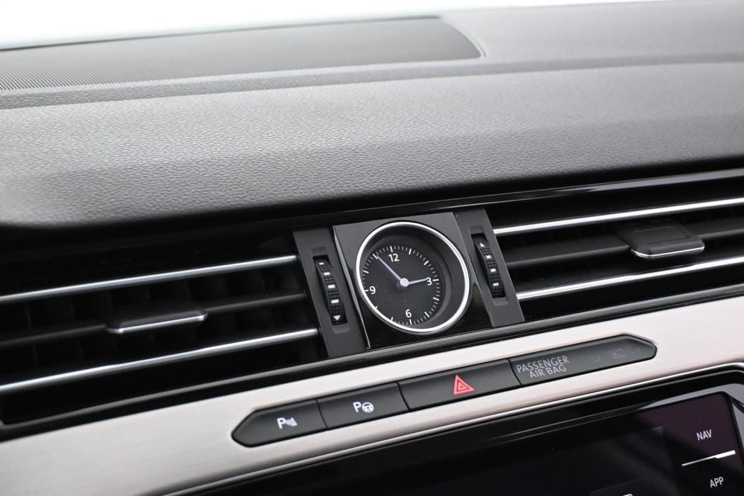 VOLKSWAGEN Passat 2019