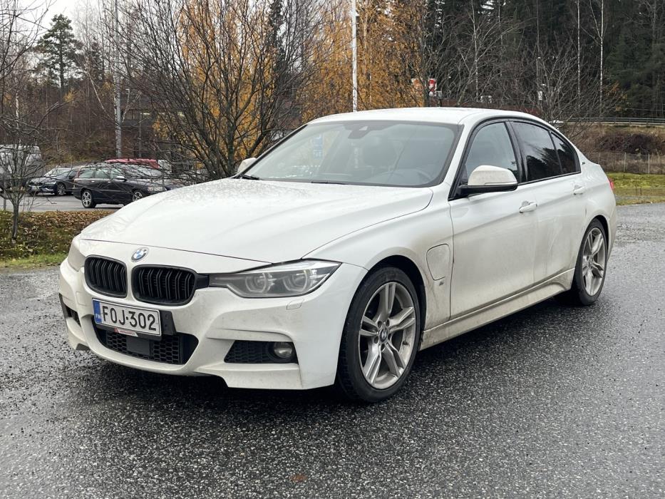 BMW 330 2017