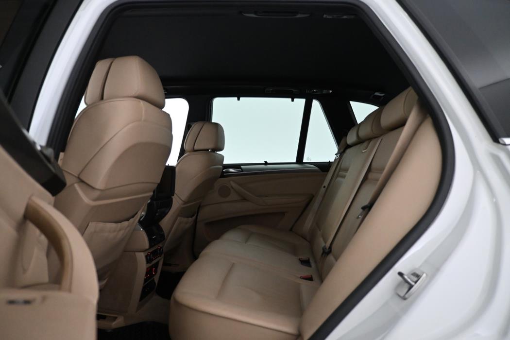 BMW X5 2011