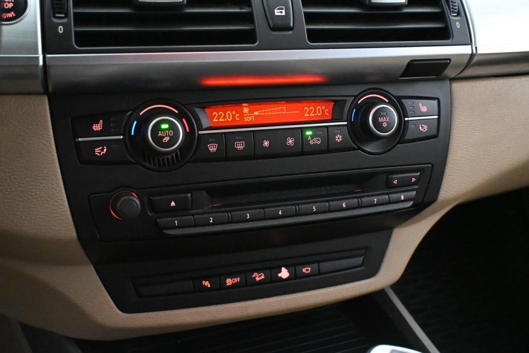 BMW X5 2011