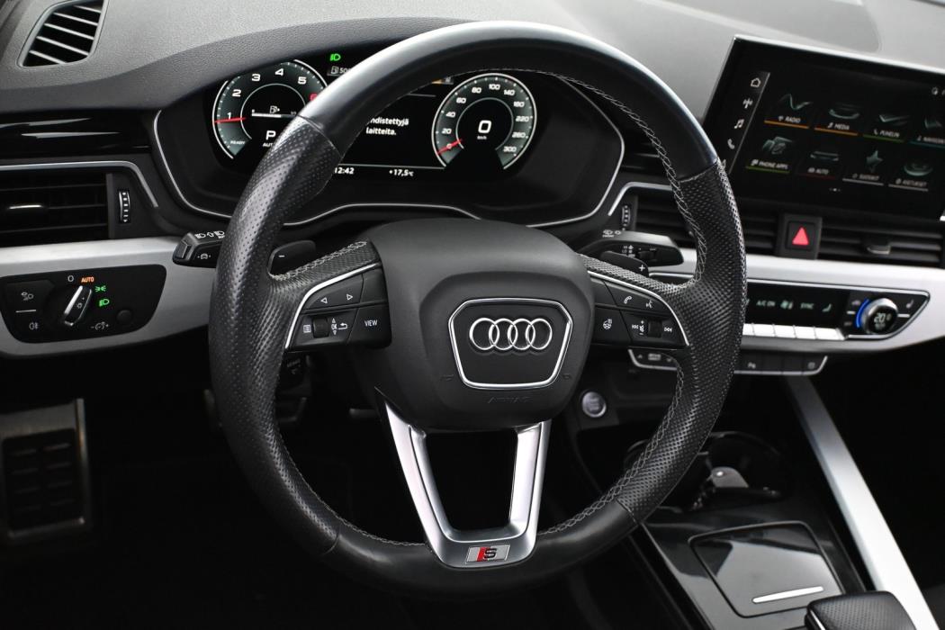 AUDI A4 2022