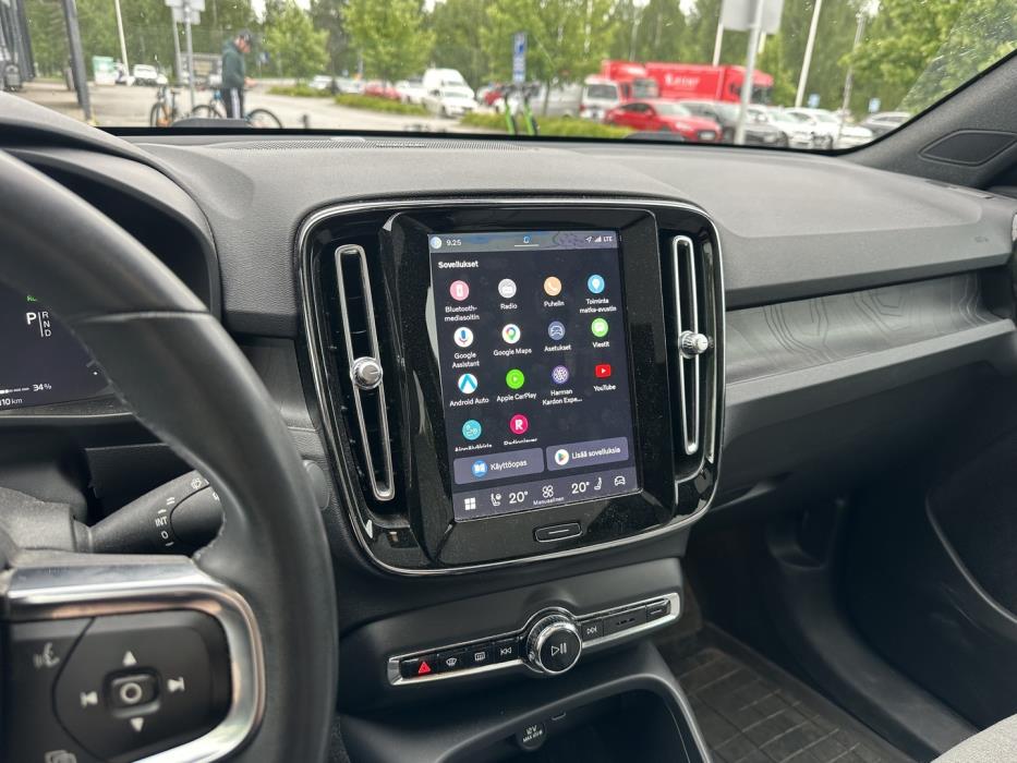 VOLVO C40 2023