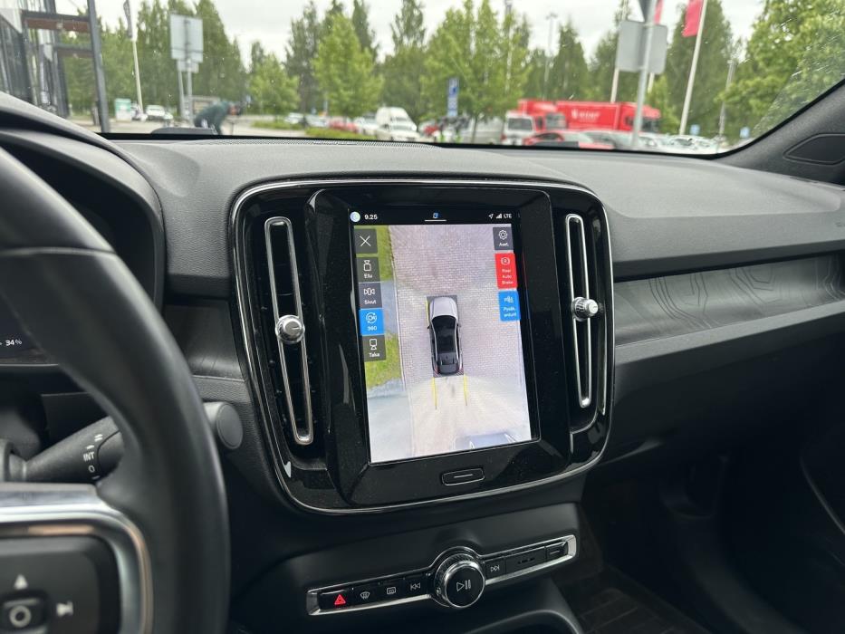 VOLVO C40 2023