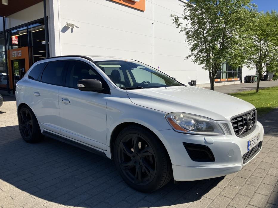 VOLVO XC60 2011