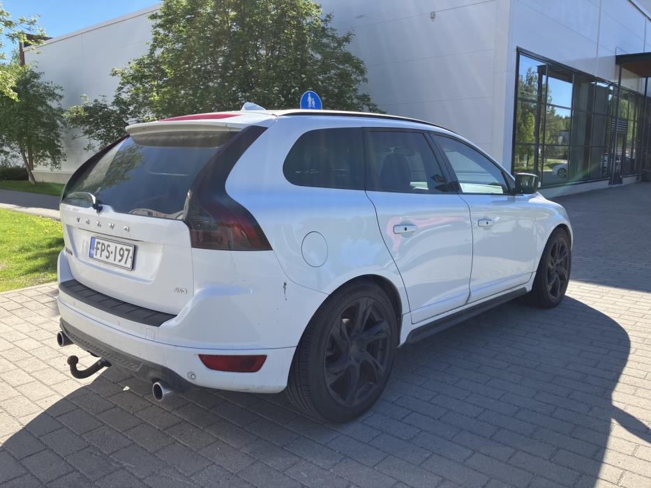 VOLVO XC60 2011
