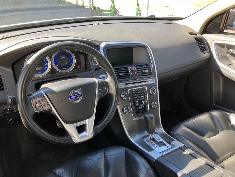 VOLVO XC60 2011