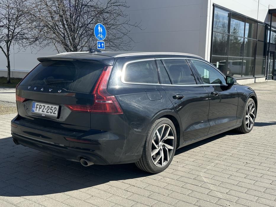 VOLVO V60 2020