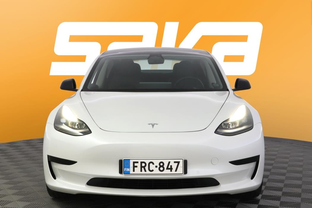 TESLA Model 3 2021