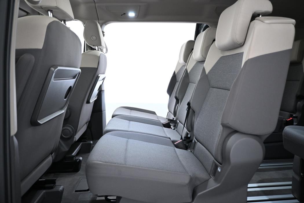 VOLKSWAGEN Multivan 2023