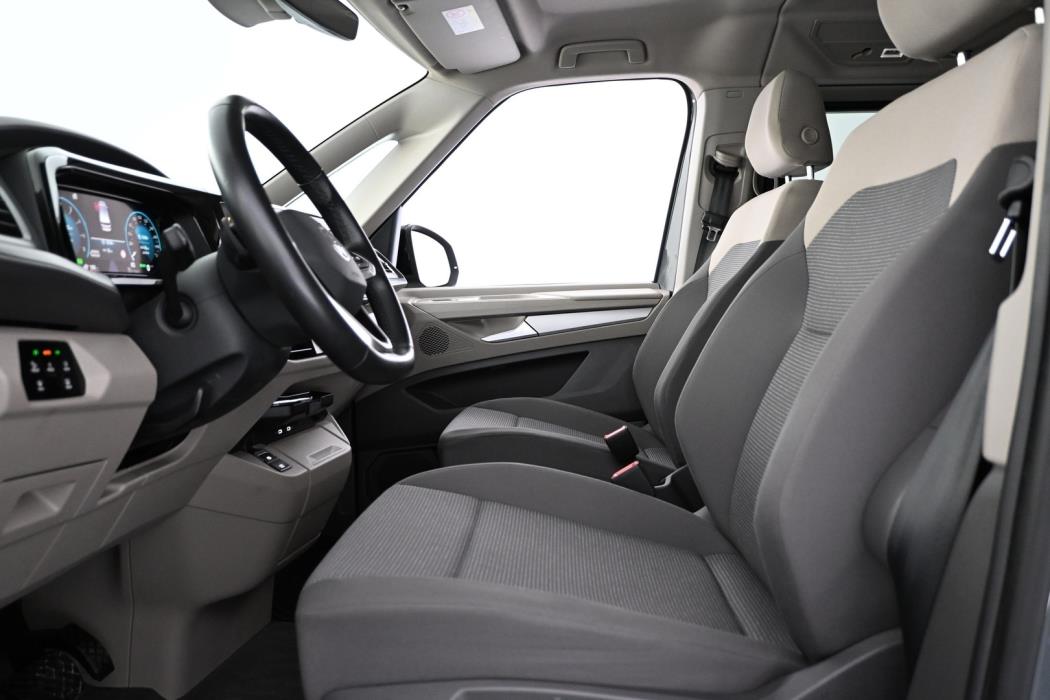 VOLKSWAGEN Multivan 2023