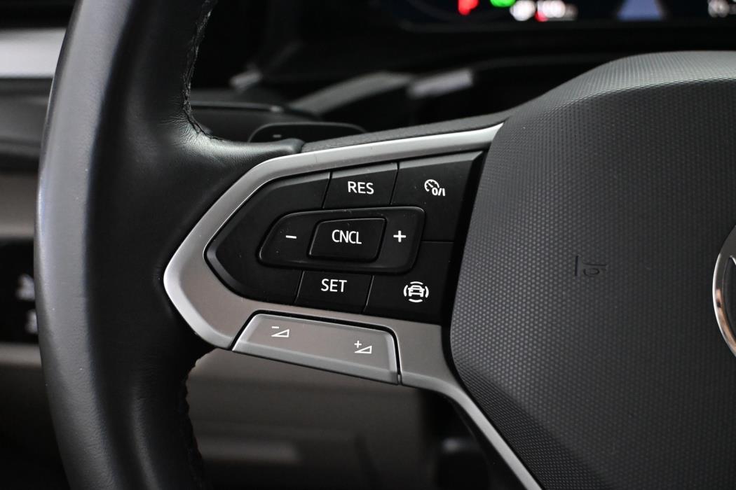 VOLKSWAGEN Multivan 2023