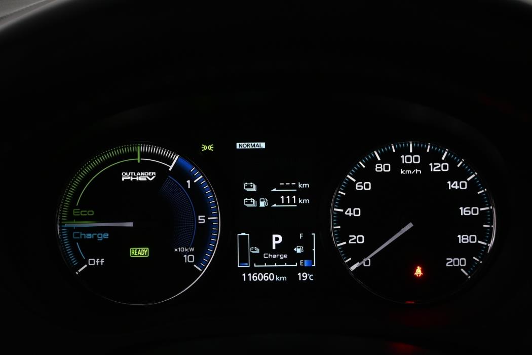 MITSUBISHI OUTLANDER PHEV 2020