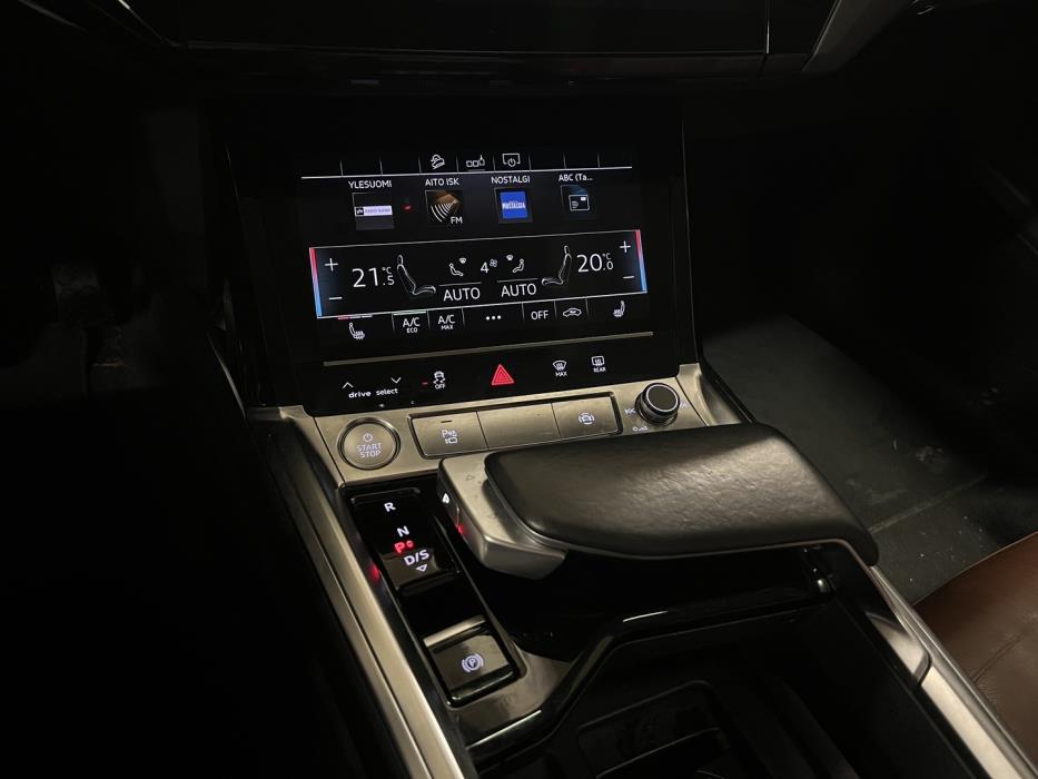 AUDI e-tron 2020