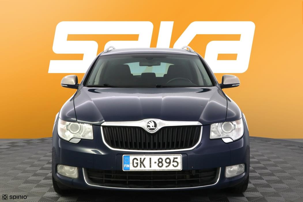 SKODA Superb 2012