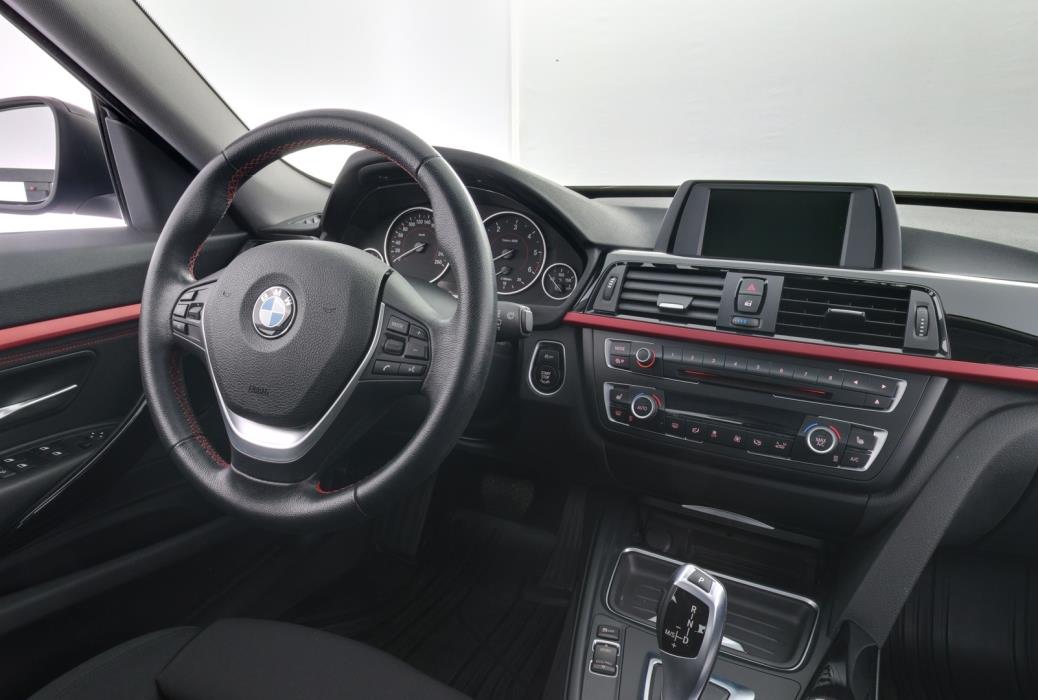 BMW 318 Gran Turismo 2014