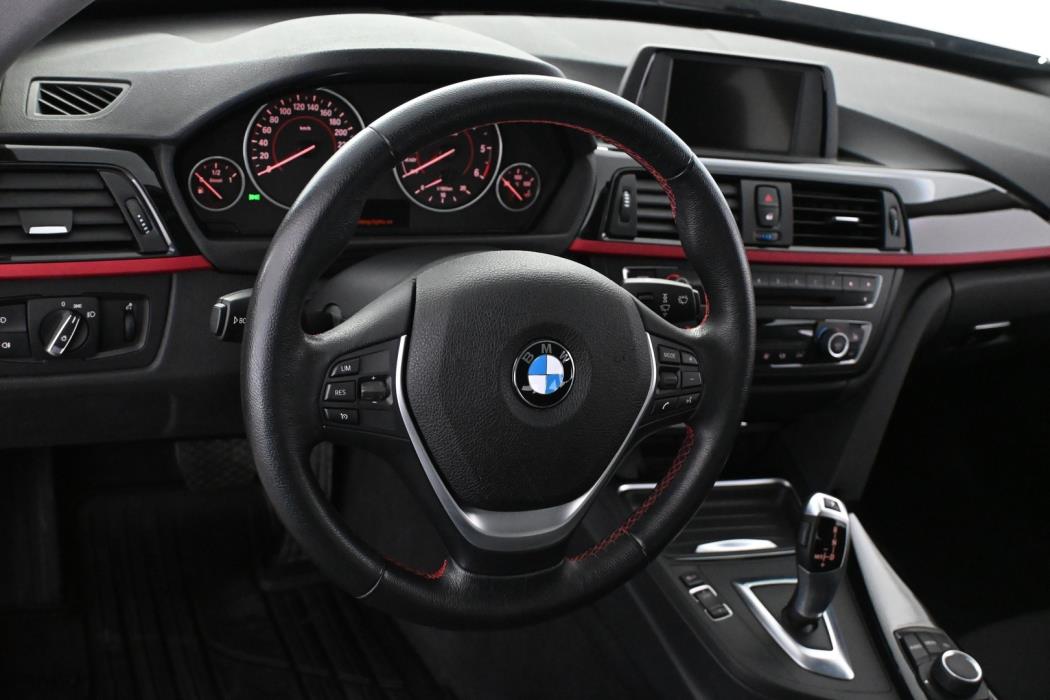 BMW 318 Gran Turismo 2014