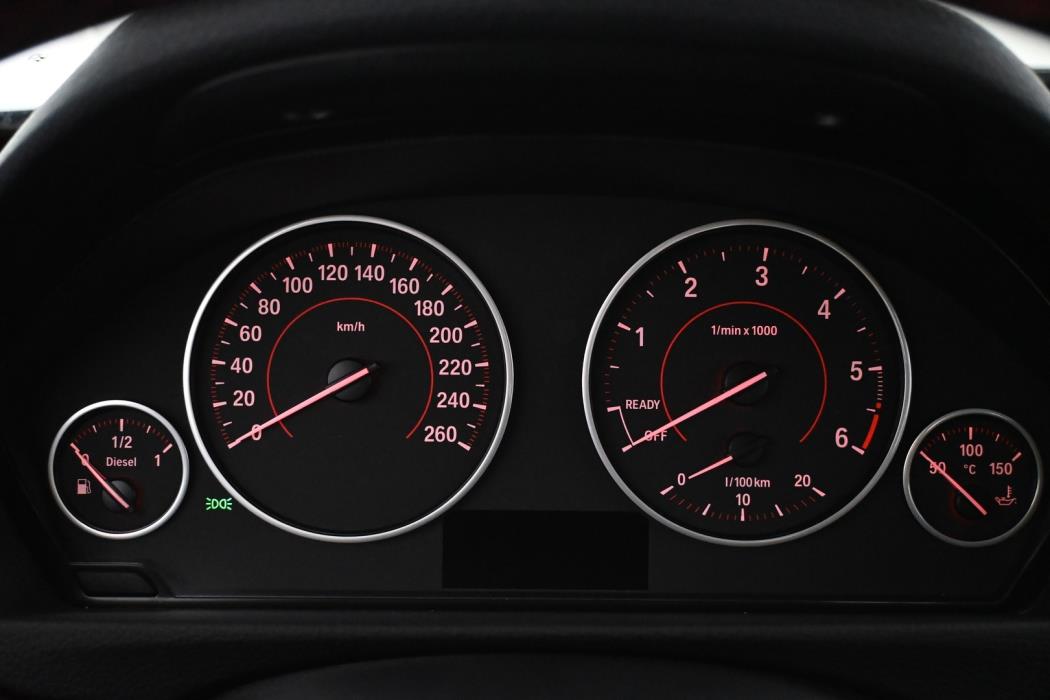 BMW 318 Gran Turismo 2014