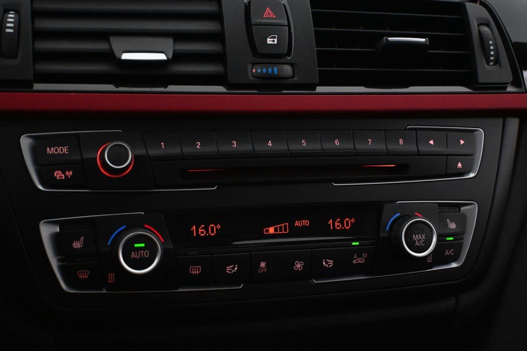 BMW 318 Gran Turismo 2014