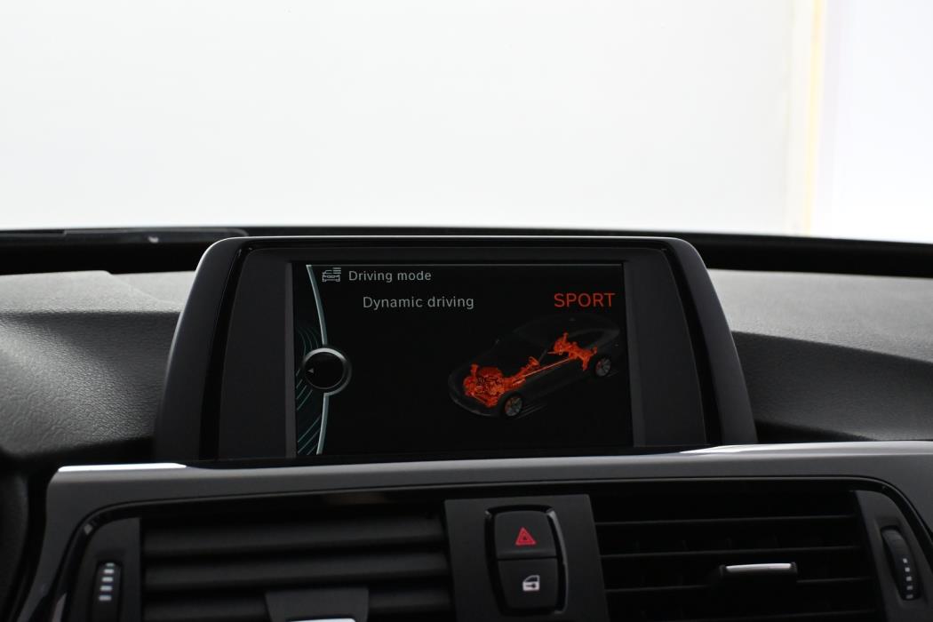 BMW 318 Gran Turismo 2014