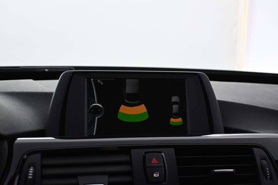 BMW 318 Gran Turismo 2014