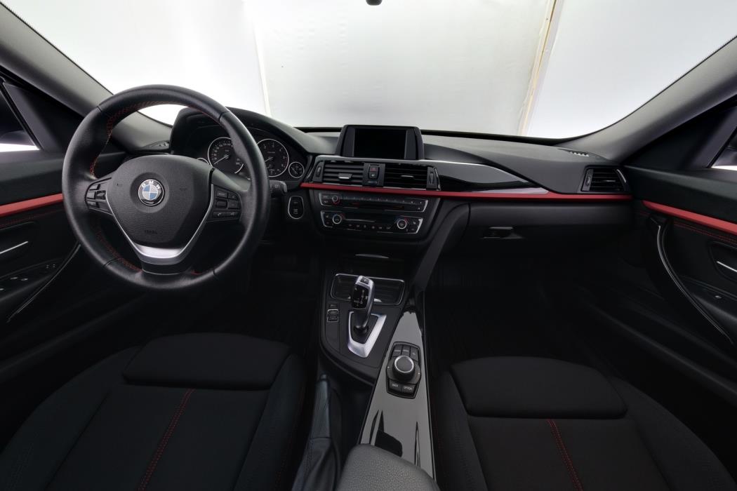 BMW 318 Gran Turismo 2014