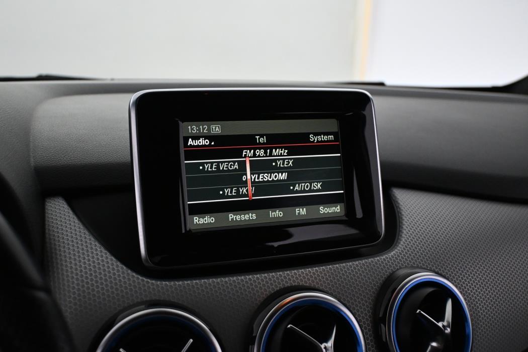 MERCEDES-BENZ B 2015