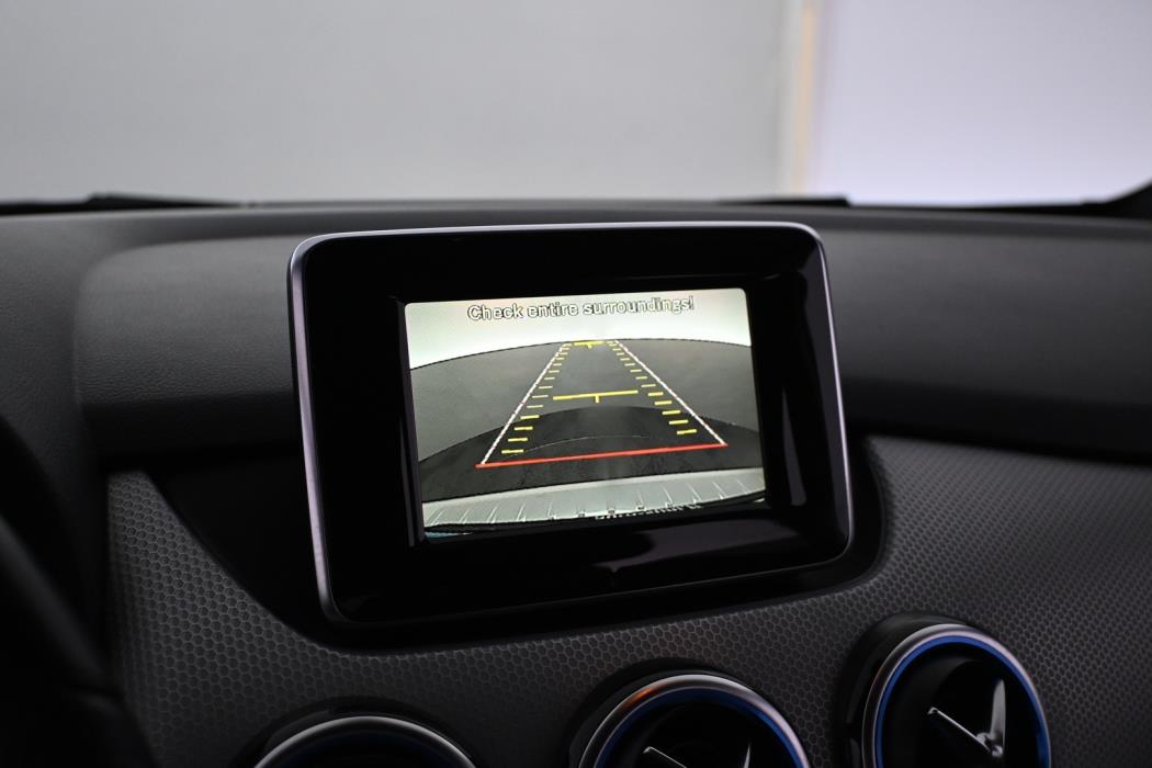 MERCEDES-BENZ B 2015