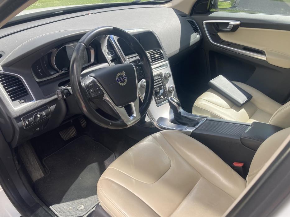 VOLVO XC60 2017