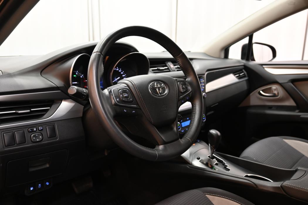 TOYOTA Avensis 2018
