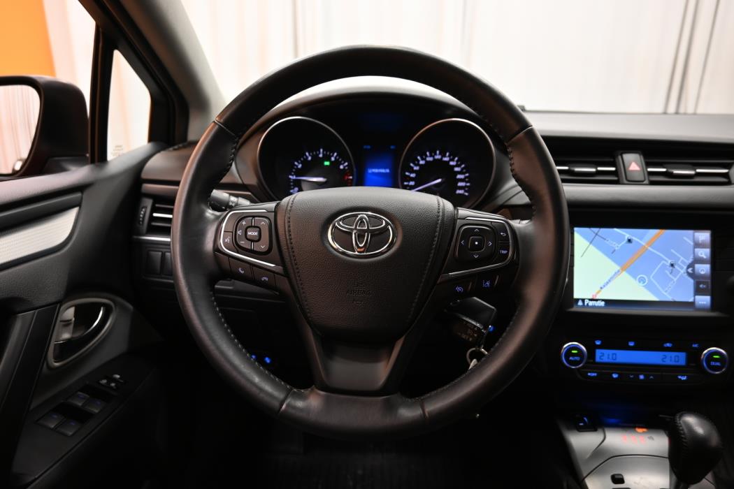 TOYOTA Avensis 2018
