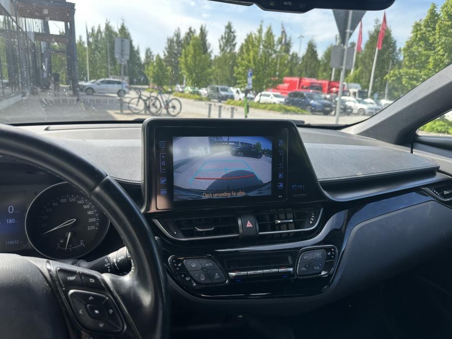 TOYOTA C-HR 2018