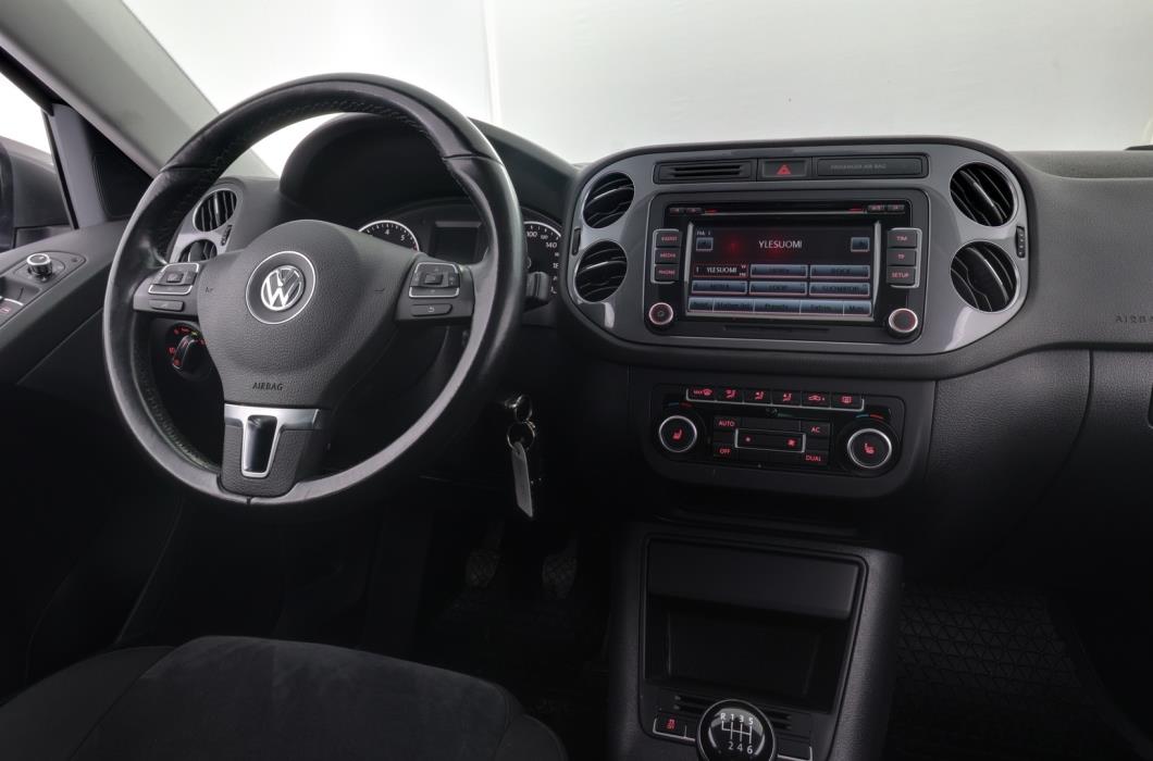 VOLKSWAGEN Tiguan 2012