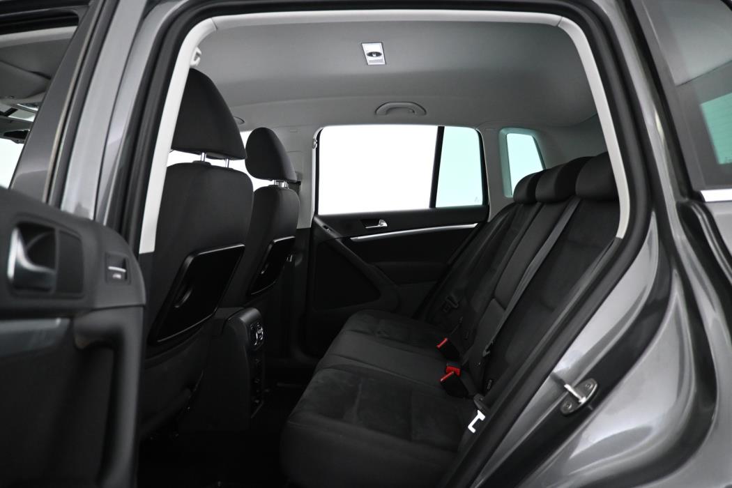 VOLKSWAGEN Tiguan 2012