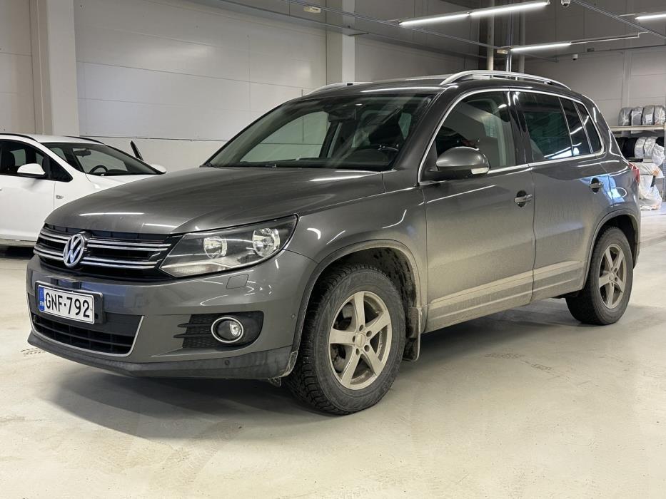 VOLKSWAGEN Tiguan 2012