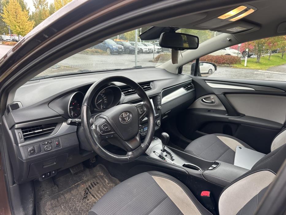 TOYOTA Avensis 2017