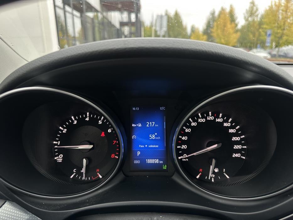 TOYOTA Avensis 2017