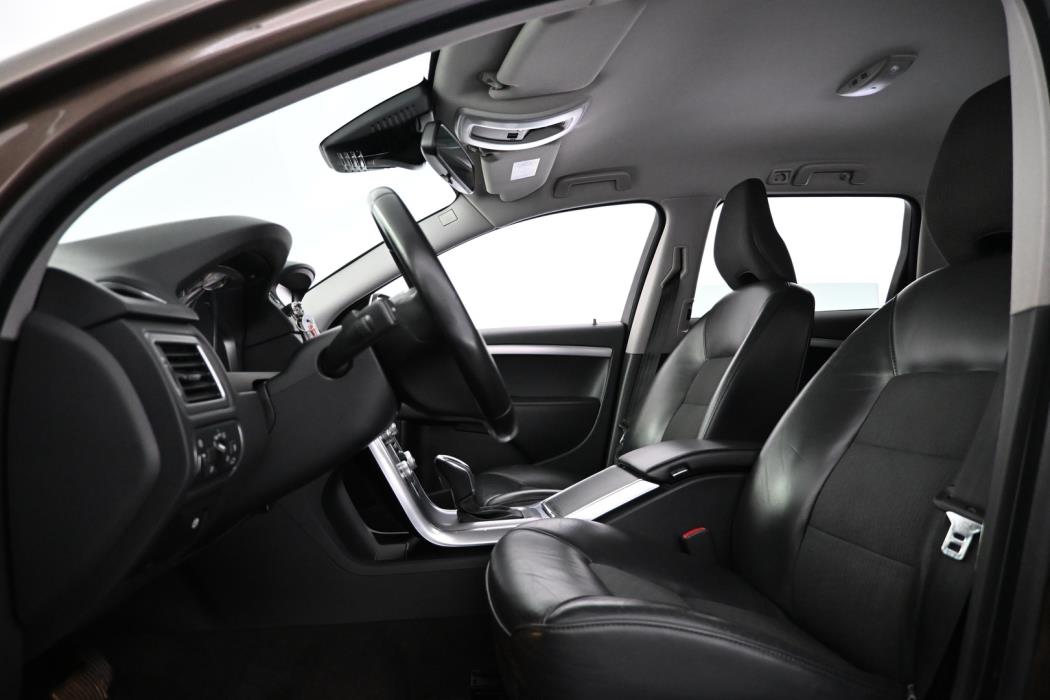 VOLVO V70 2016