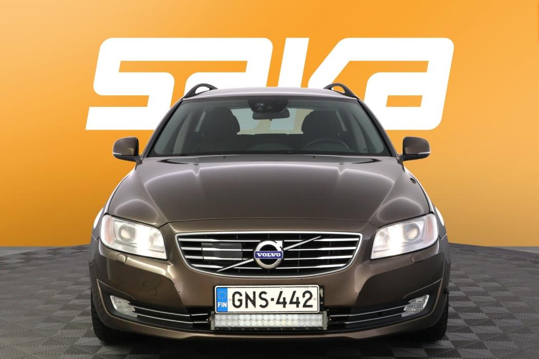 VOLVO V70 2016