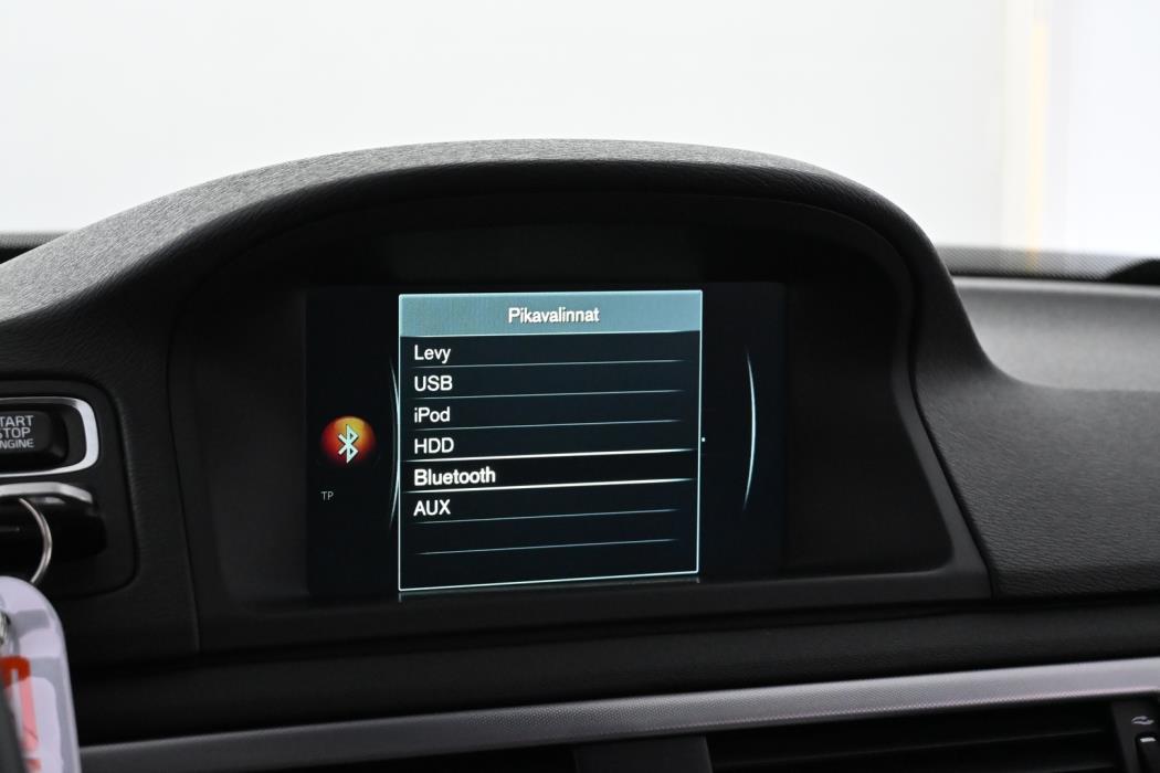 VOLVO V70 2016