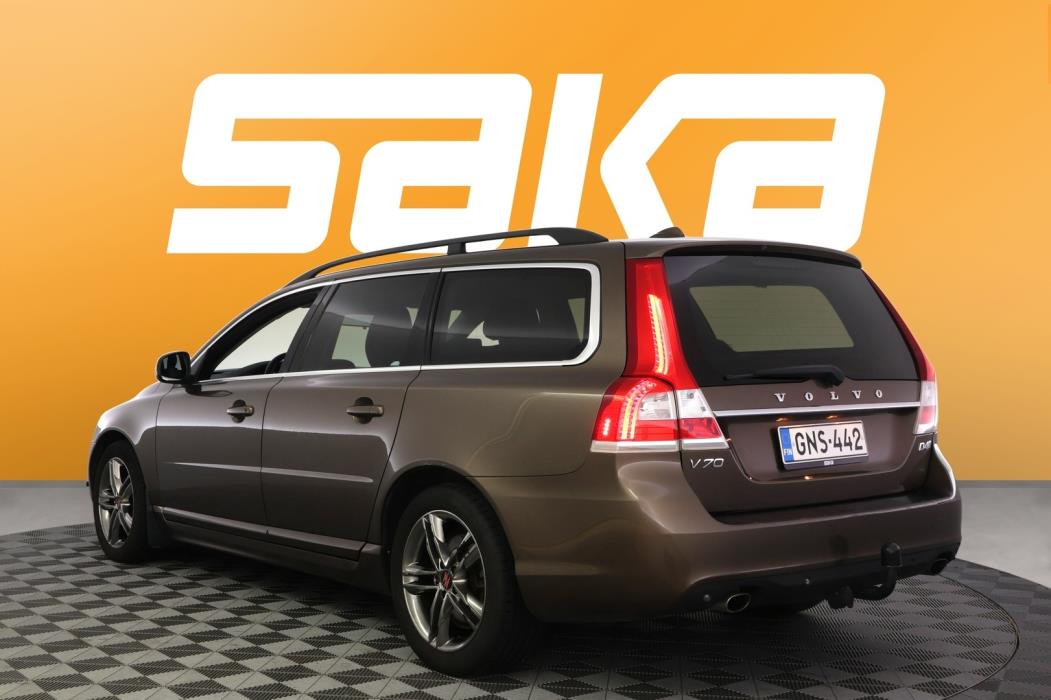 VOLVO V70 2016