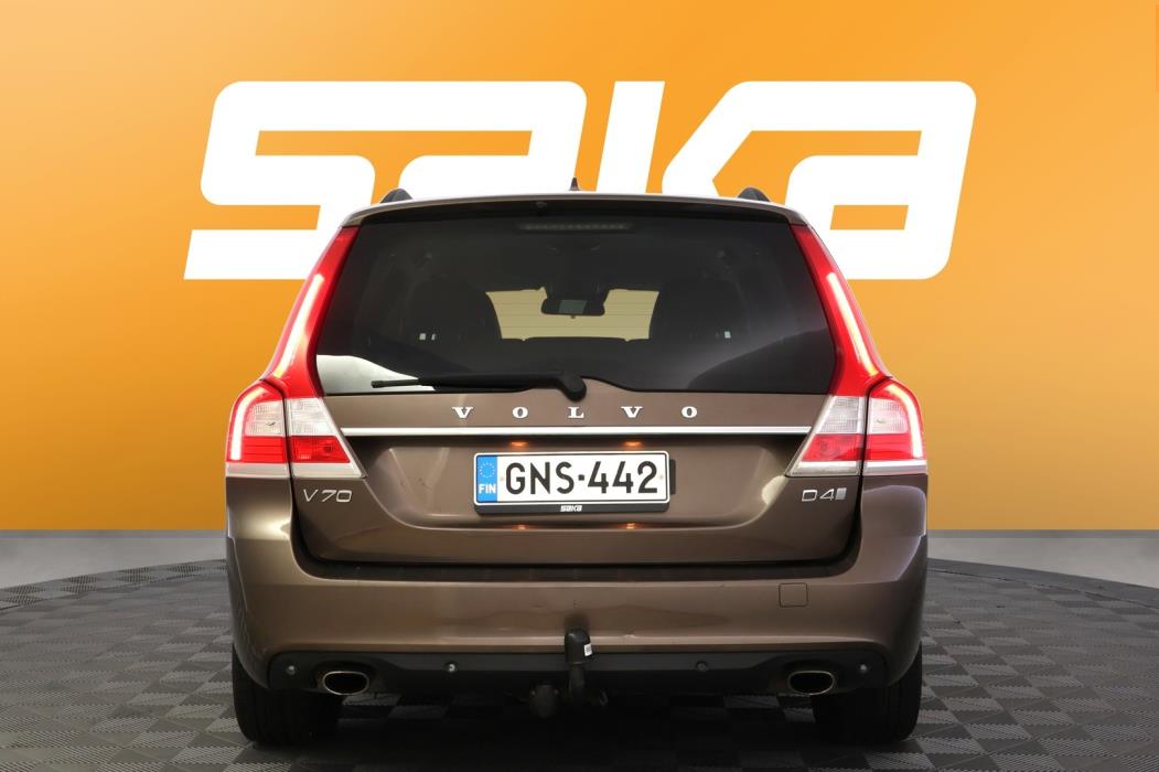 VOLVO V70 2016