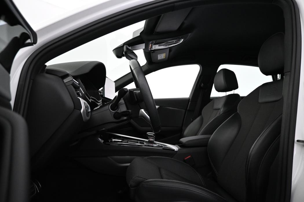 AUDI A4 2021