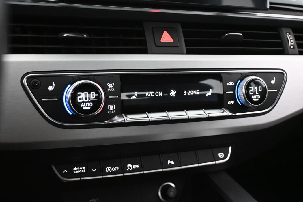 AUDI A4 2021