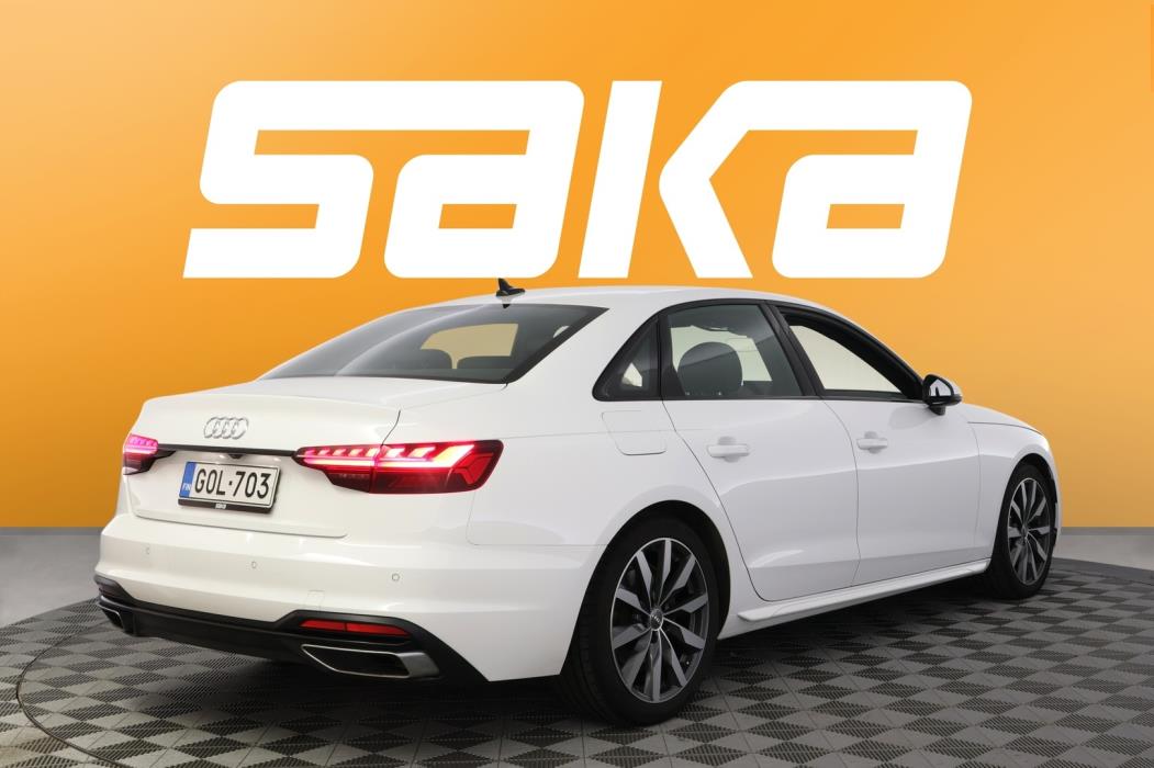 AUDI A4 2021