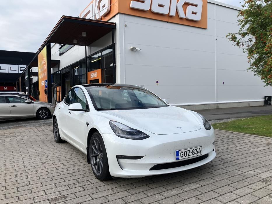 TESLA Model 3 2021