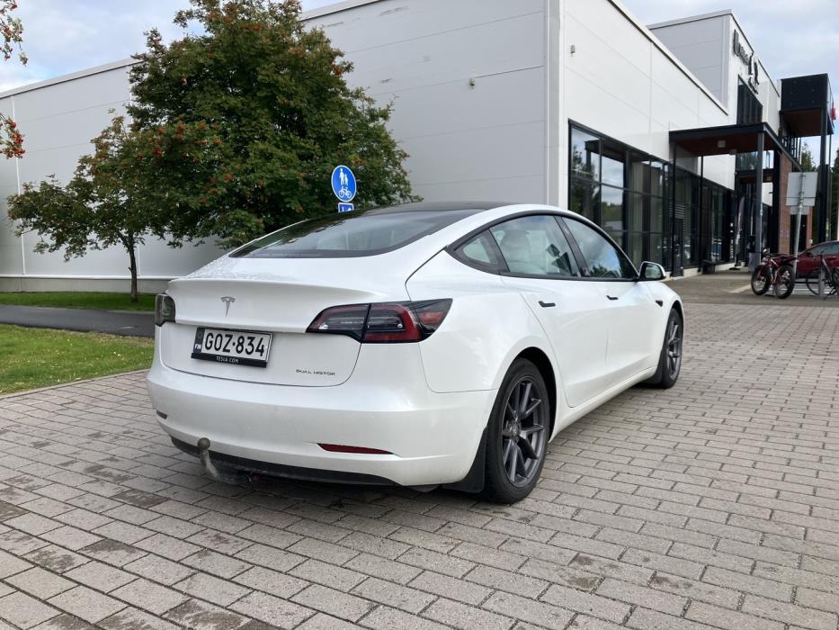 TESLA Model 3 2021